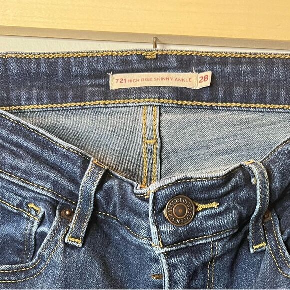 Levi’s 721 HIGH RISE SKINNY WOMEN'S JEANS size 28 - Picture 4 of 5